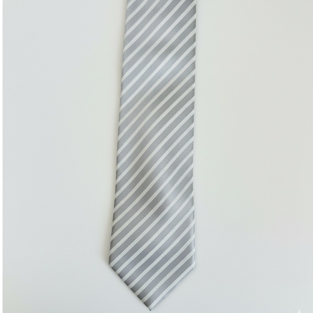 Countess Mara Necktie Men's Size XL 64" Light Gray Striped 100% Silk Classic Tie